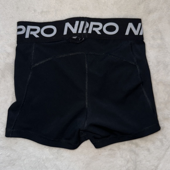 Nike Pro - Picture 2 of 8